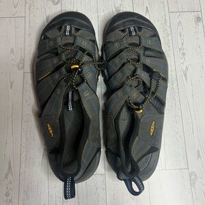 KEEN Men's Black and Blue Outdoor Sandals